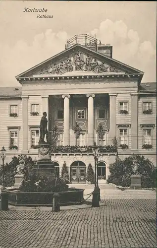 Ansichtskarte Karlsruhe Rathaus Partie mit Denkmal 1910