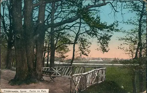 Ansichtskarte Fürstenwalde/Spree Partie im Park 1917