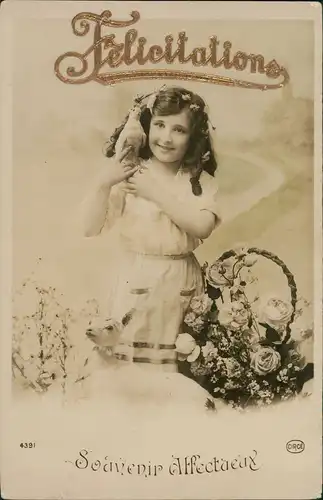 Ansichtskarte  Felicitations junges Mädchen Taube Gold 1911