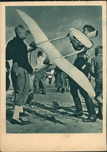 Ansichtskarte  Flugzeugmodell - Deutschlands Fliegernachwuchs 1938