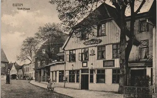 Ansichtskarte Eutin Straße und Gaststätte - Vosshaus 1913