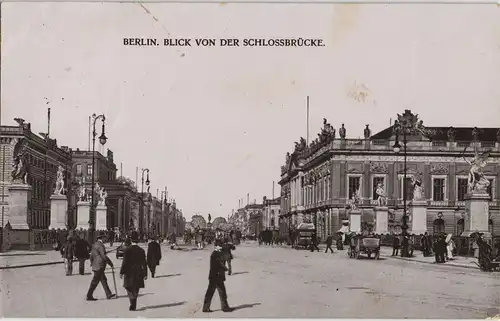 Ansichtskarte Mitte-Berlin Schlossbrücke belebt - Kutschen 1907