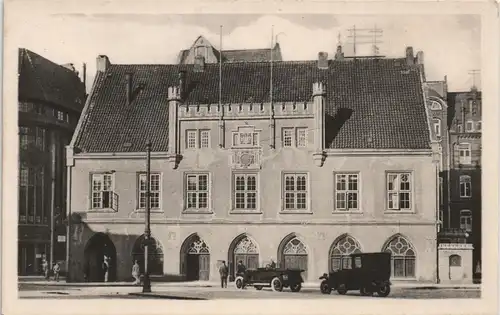 Ansichtskarte Kiel Straßen Partie mit Autos, Oldtimer vor d. Rathaus 1910