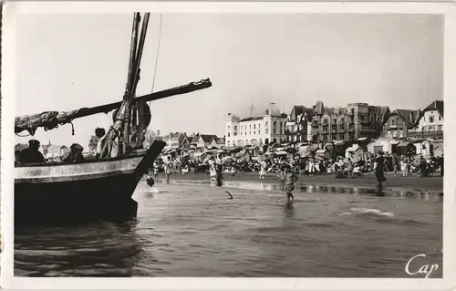 CPA Berck Strandpartie - belebt - Boot 1943