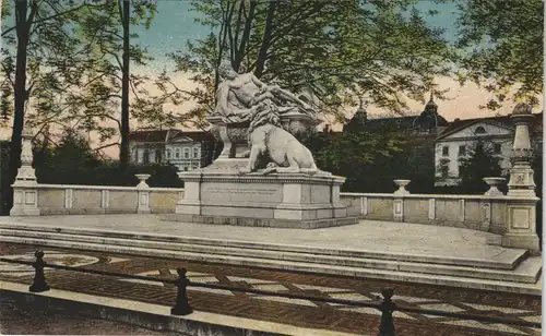 Düsseldorf Partie am Kriegerdenkmal, color AK Krieger-Denkmal 1910