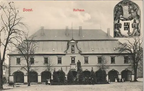 Ansichtskarte Soest Rathaus Gesamtansicht mit Wappen 1910