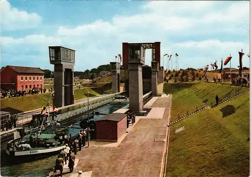 Ansichtskarte Henrichenburg-Castrop-Rauxel Schiffshebewerk, Fahnen 1974