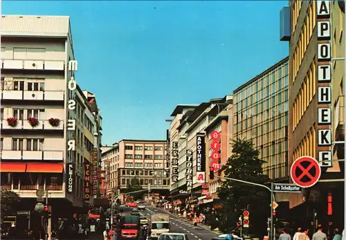 Pforzheim Leopoldstrasse belebt, div. Geschäfte, Auto Verkehr 1975