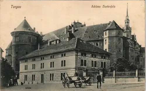 Torgau Mann mit Fuhrwerk, Strassen Ansicht Schloss Hartenfels 1910