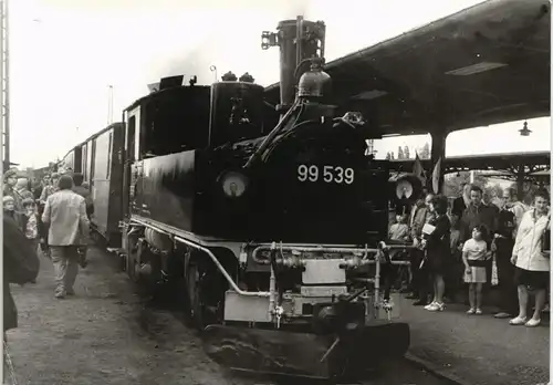 Eisenbahn/Zug/Lokomotive Dampflokomotive 99 539 Fest Bahnsteig 1981 Privatfoto