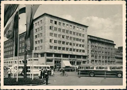 Essen (Ruhr) Strassen Partie mit Postbau am Bahnhof, Bus Verkehr 1959