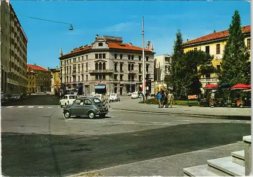 Cartoline Pordenone Piazza XX Settembre, Autos ua. FIAT 1970