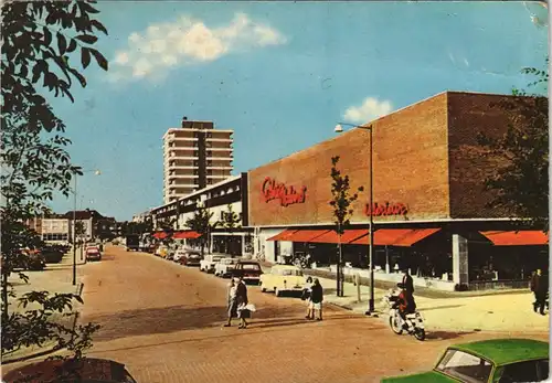 Hoogvliet-Rotterdam Rotterdam Winkelcentrum, Autos vor Einkaufszentrum 1970