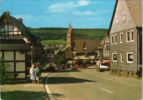 Ansichtskarte Olsberg Panorama-Ansicht Ort mit Personen auf Strasse 1987