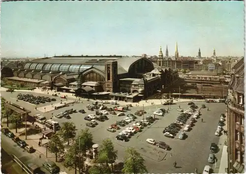 Ansichtskarte Hamburg Hauptbahnhof Parkplatz mit Autos am Vorplatz 1960