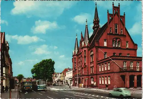 Ansichtskarte Neumünster Strassen Verkehr am Rathaus 1960
