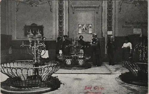 Ansichtskarte Bad Elster Marienquelle, Innenansicht mit Personen 1910