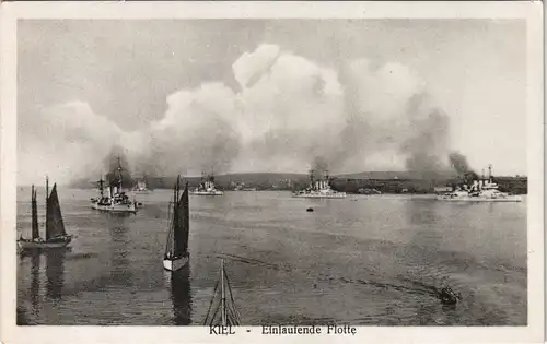 Ansichtskarte Kiel Kriegshafen einlaufende Flotte 1917