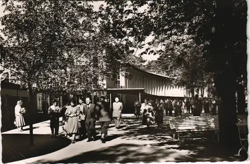 Ansichtskarte Bad Mergentheim Kurgarten Kurpark Personen vor Wandelhalle 1957