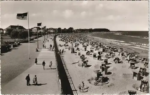 Ansichtskarte Travemünde-Lübeck Strand belebt & Strandpromenade 1960