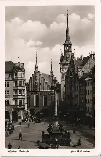 Ansichtskarte München Marienplatz belebt, Denkmal, Autos 1940