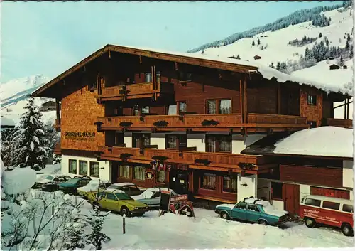 Saalbach-Hinterglemm Sporthotel Ellmau Restaurant, Div. Auto-Modelle davor 1960