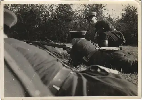 Echtfoto-AK Militär Soldatenleben Foto von Schießübung 1940 Privatfoto