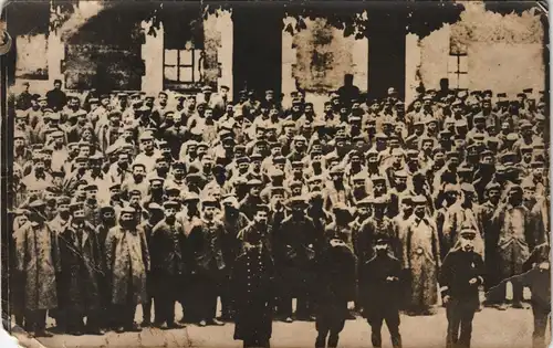 Militaria Foto 1. Weltkrieg Gruppenfoto vermtl. Kriegsgefangene 1915 Privatfoto