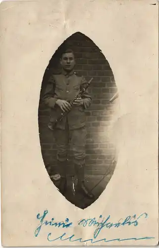 Militaria Foto 1. Weltkrieg Soldat mit Musik-Instrument 1915 Privatfoto