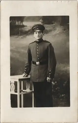 Militär Foto 1. WK Soldat uniformiert (Aufnahme aus Magdeburg) 1915