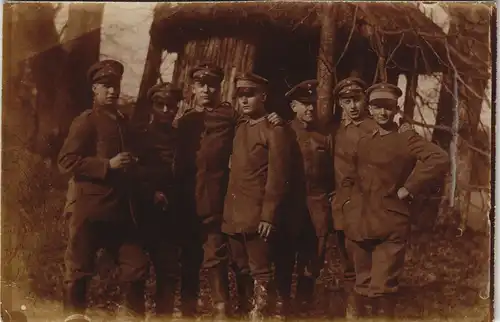 Foto-AK Militär im 1. WK Soldaten Gruppenfoto, Soldiers 1915 Privatfoto