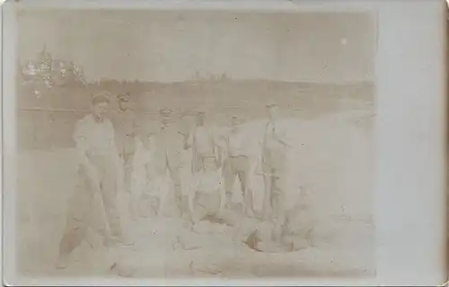 Foto-AK Militär im 1. WK Soldaten, Bautruppe, Echtfoto 1916 Privatfoto