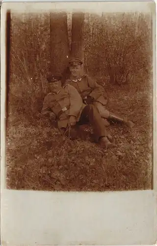 1. WK Kriegsfoto War Photo Soldaten im Wald posierend 1915 Privatfoto