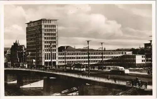Ansichtskarte Frankfurt am Main Friedensbrücke und AEG-Hochhaus 1953