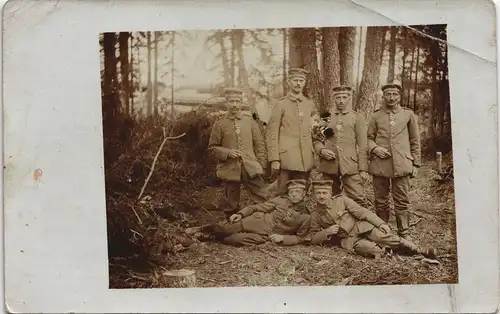 1. Weltkrieg Militär Foto Soldaten Gruppe im Wald, Soldiers WWI 1917 Privatfoto