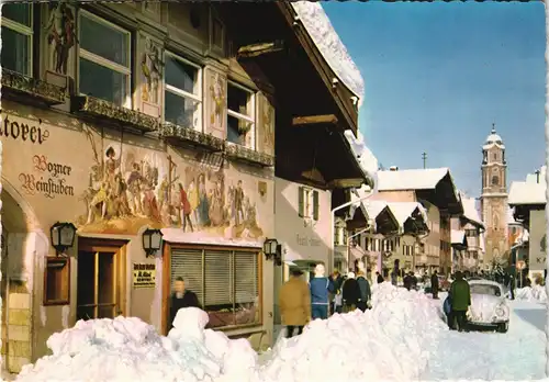 Mittenwald Straßen Partie mit Auto VW Käfer, Weinstuben Lokal 1970