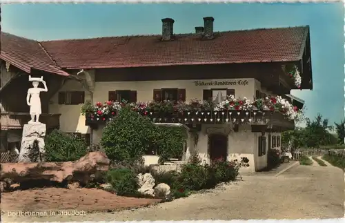 Staudach-Egerndach Dorfbrunnen mit Bäckerei Konditorei-Café 1960