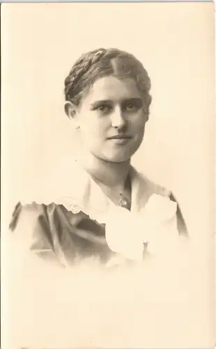 Dresden Hofphotograph Hahn Dresden Porträt Foto einer Frau 1917