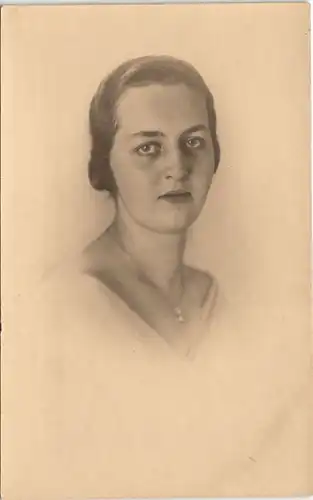 Altstadt-Magdeburg Fotokunst und Fotomontagen Atelierfoto   Porträt Frau 1910