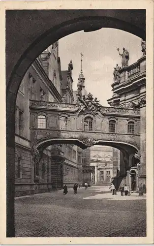 Innere Altstadt-Dresden Übergang vom Schloß zur Hofkirche 1920