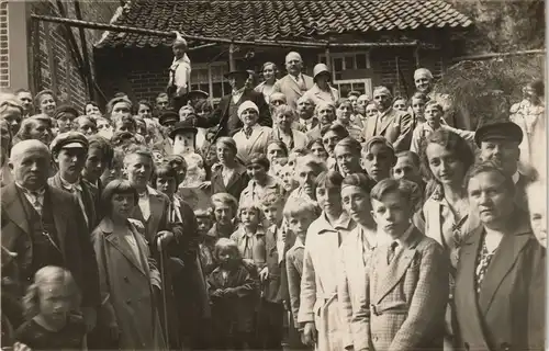 Ansichtskarte Bad Grund (Harz) Echtfoto-AK Personen Gruppe vor Haus 1930