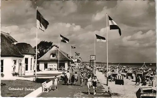 Ansichtskarte Dahme (Holstein) Strandpromenade, belebt Häuser Uhr 1959