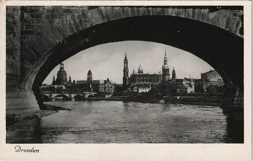 Ansichtskarte Dresden Panorama Brücken Durchblick zur Altstadt 1942