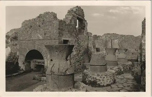 Cartoline Pompei POMPEI - Scavi. Vicolo storto, forno e mulino. 1940