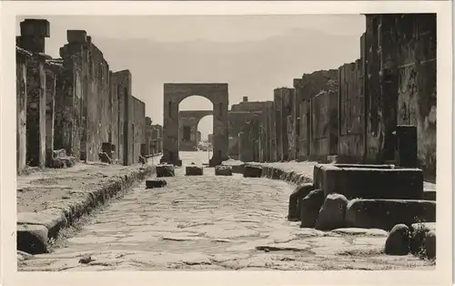 Cartoline Pompei POMPEI - Scavi Via Mercurio (Arco di Galigola) 1940