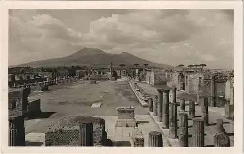 Cartoline Pompei POMPEI - Scavi Foro Civile e il Vesuvio 1940