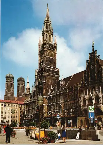 Ansichtskarte München Frauenkirche, belebt - U-Bahn 1980