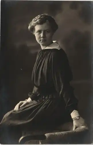 Foto  Frühe Fotokunst Bildnis einer Frau 1916 Privatfoto