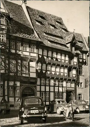Braunschweig Autos VW Käfer Motorroller am Burgplatz mit Gildehaus 1957