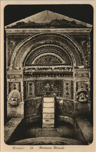 Cartoline Pompei Fontana Grande 1930